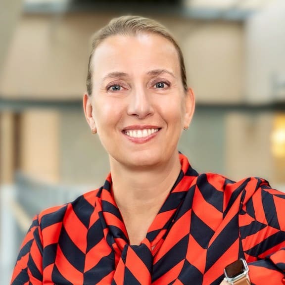 Dr Marlies Schijven